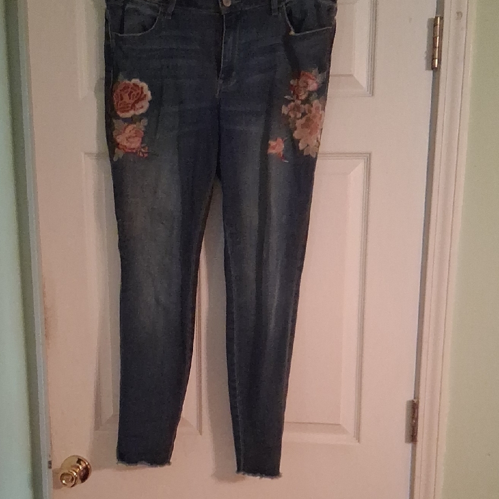 Floral Embroidered Women's Jeans